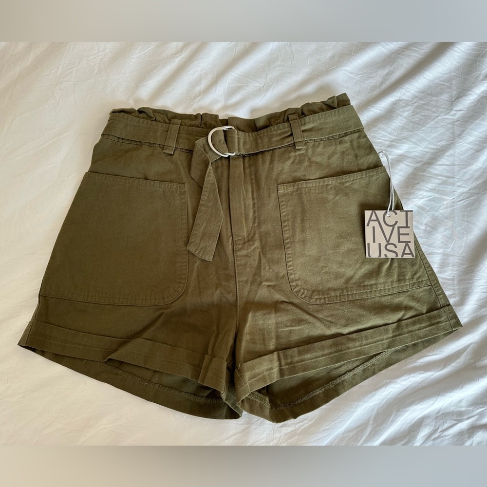 NWT OLIVE GREEN SHORTS